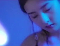 韩国小姐姐吃泡面吃鸡腿,美味瞬间征服味蕾